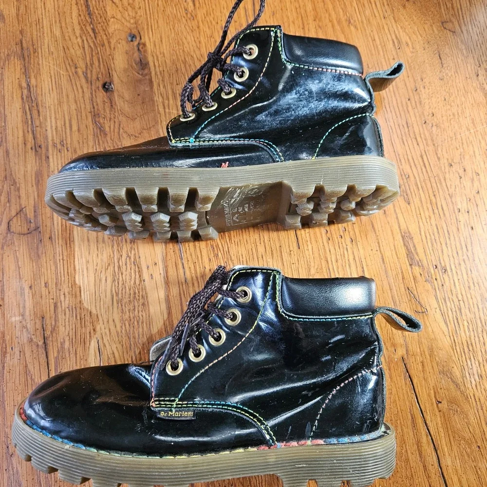 Dr. Martens department girls